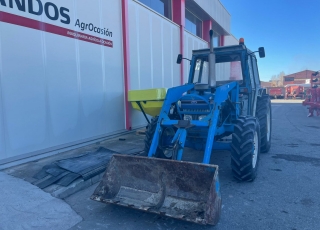 FORD 6610 DT + PALA  - Cambio manual
- 40 km/h velocidad
- Doble tracción 
- Pala Cargadora El León 3 pistones 
- 14.900 horas
- Ruedas nuevas 420/85R34 Y 340/85R24