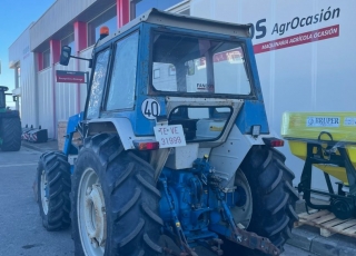 FORD 6610 DT + PALA  - Cambio manual
- 40 km/h velocidad
- Doble tracción 
- Pala Cargadora El León 3 pistones 
- 14.900 horas
- Ruedas nuevas 420/85R34 Y 340/85R24