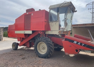 COSECHADORA IASA  - 6.300 horas
- Corte de cereal y de maiz
- Carro de transporte