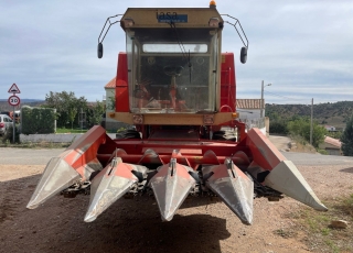 COSECHADORA IASA  - 6.300 horas
- Corte de cereal y de maiz
- Carro de transporte