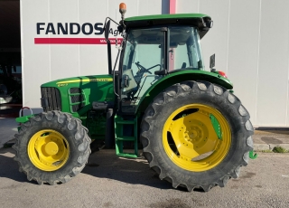 John Deere 6130D con cambio 9x9, inversor hidraulico, 2 distribuidores traseros, ruedas practicamente nuevas, con tan solo 4.800 horas de trabajo