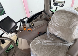 JOHN DEERE 6215R  - 215 cv
- año 2017
- 5.150 horas
- tripuntal delantero con salidas hidráulicas
- 4 distribuidores traseros
- suspensión delantera y en cabina
- cambio continuo a 40 km/h