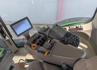 Tractor John Deere 7230 R de Ocasión  - Cambio continuo a 40 km/h
- Suspensión eje delantero y en cabina
- 5 distribuidores traseros eléctricos
- Tripuntal delantero con 2 salidas hidráulicas
- Año 2012 | 6200 horas  70.000 € + IVA