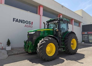 Tractor John Deere 7230 R de Ocasión  - Cambio continuo a 40 km/h
- Suspensión eje delantero y en cabina
- 5 distribuidores traseros eléctricos
- Tripuntal delantero con 2 salidas hidráulicas
- Año 2012 | 6200 horas  70.000 € + IVA