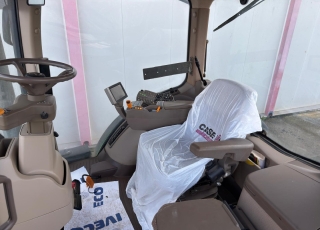 JOHN DEERE 7230R  - 9.200 horas
- 06/2012
- cambio automatico
- sistema de autoguiado john deere
- suspension delantera y en cabina
- 5 distribuidores traseros
- ruedas en buen uso