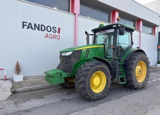 JOHN DEERE 7230R  - 9.200 horas
- 06/2012
- cambio automatico
- sistema de autoguiado john deere
- suspension delantera y en cabina
- 5 distribuidores traseros
- ruedas en buen uso