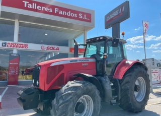 Massey Ferguson 8460 DT con cambio continuo, suspension delantera y en cabina, sistema de doble traccion y bloqueo de diferencial electrohidráulico, con 4 distribuidores traseros eléctricos, ruedas en buen estado, cabina climatizada y asiento neumático