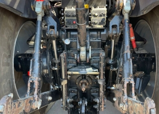 Massey Ferguson 8460 DT con cambio continuo, suspension delantera y en cabina, sistema de doble traccion y bloqueo de diferencial electrohidráulico, con 4 distribuidores traseros eléctricos, ruedas en buen estado, cabina climatizada y asiento neumático