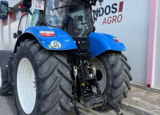 NEW HOLLAND T7.210 AC  - 6.000 horas
- 165 cv
- año 2018
- suspension delantera y en cabina
- cambio continuo a 40 km/h
- 4 distribuidores traseros (1 para tripuntal delantero)
- tripuntal delantero
