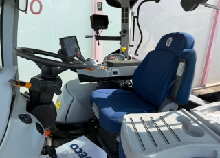 NEW HOLLAND T7.210 AC  - 6.000 horas
- 165 cv
- año 2018
- suspension delantera y en cabina
- cambio continuo a 40 km/h
- 4 distribuidores traseros (1 para tripuntal delantero)
- tripuntal delantero