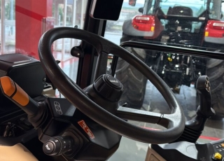 CASE IH QUANTUM 110 CL "DEMO"  - vehiculo DEMO
- reestreno
- año 2025
- 110 cv de potencia
- frutero ancho
- cambio manual
- inversor hidraulico
- plataforma plana
- 4 distribuidores traseros